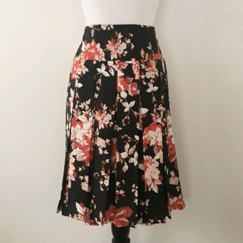 Roz & Ali pleated floral skirt